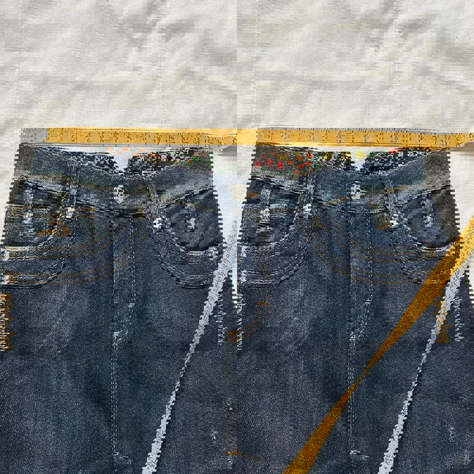 D&G Dolce & Gabbana Dark wash denim pencil skirt Size 36