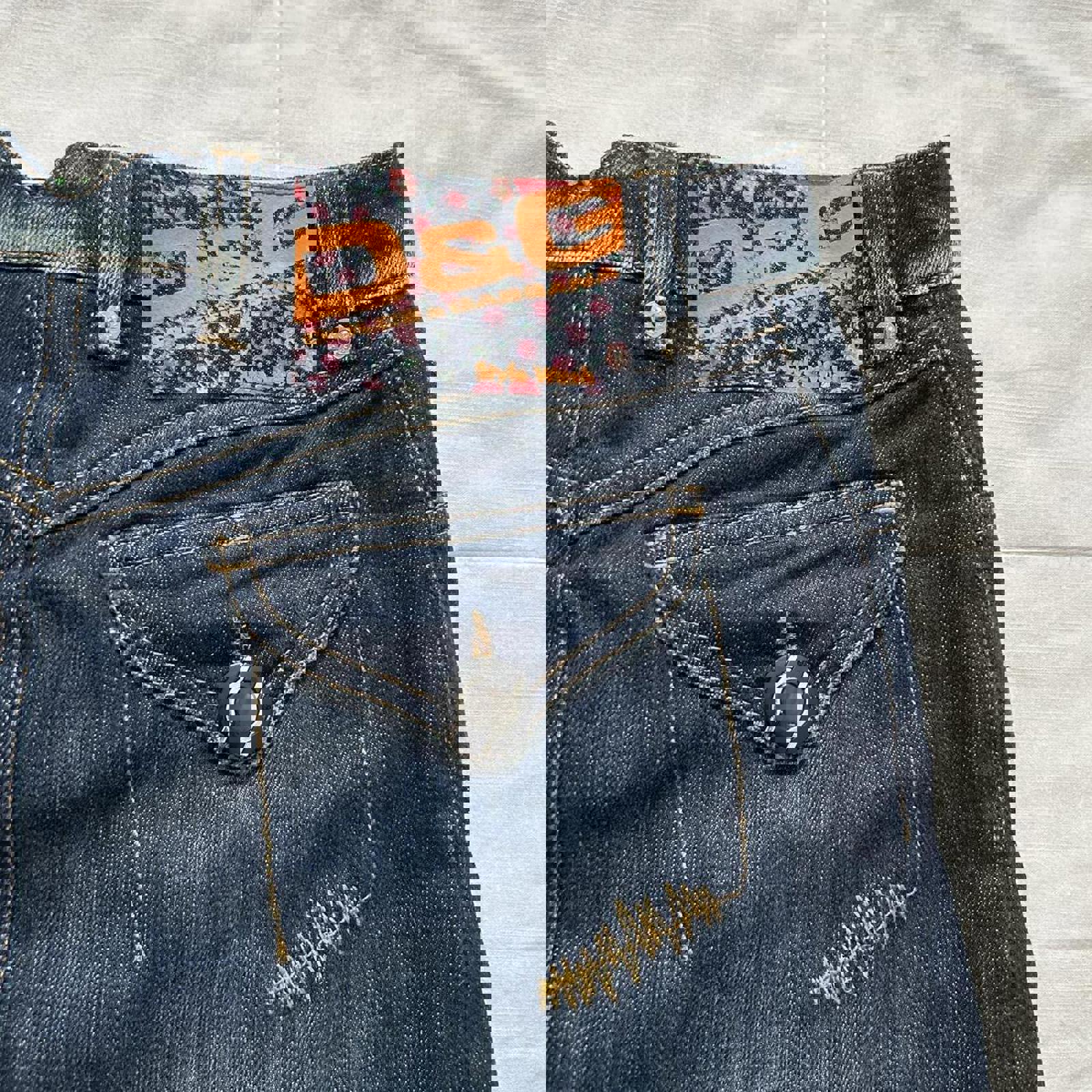 D&G Dolce & Gabbana Dark wash denim pencil skirt Size 36