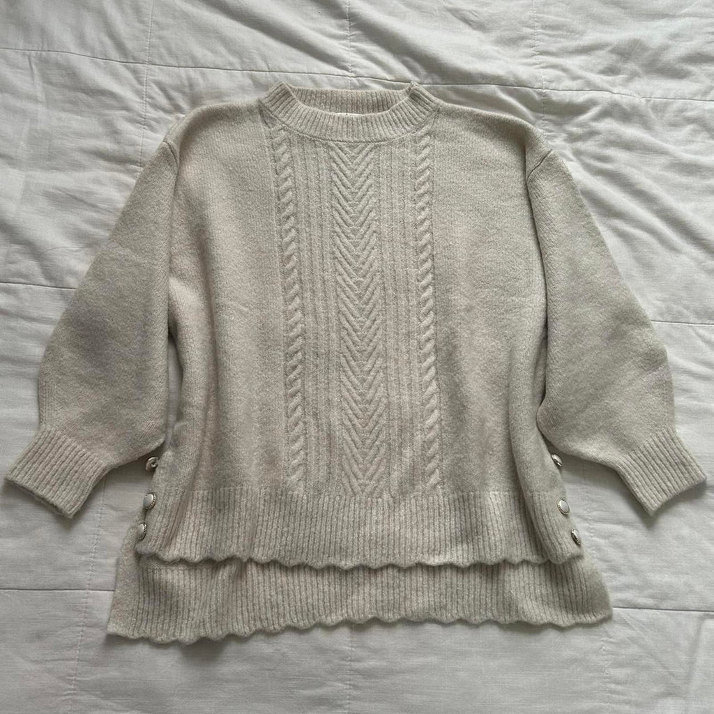 Axes Femme Cream sweater with pearl buttons Size medium, from Japan