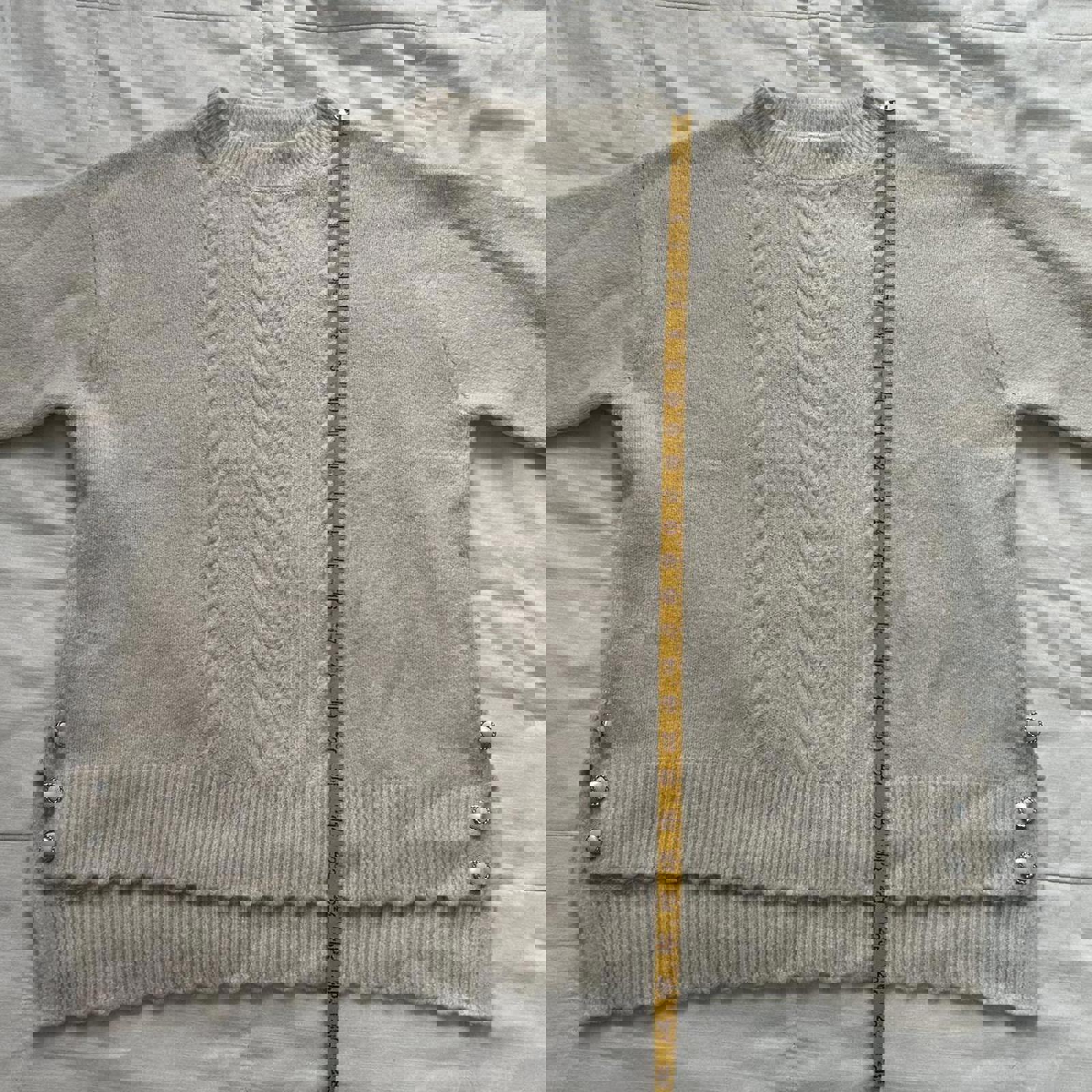 Axes Femme Cream sweater with pearl buttons Size medium, from Japan