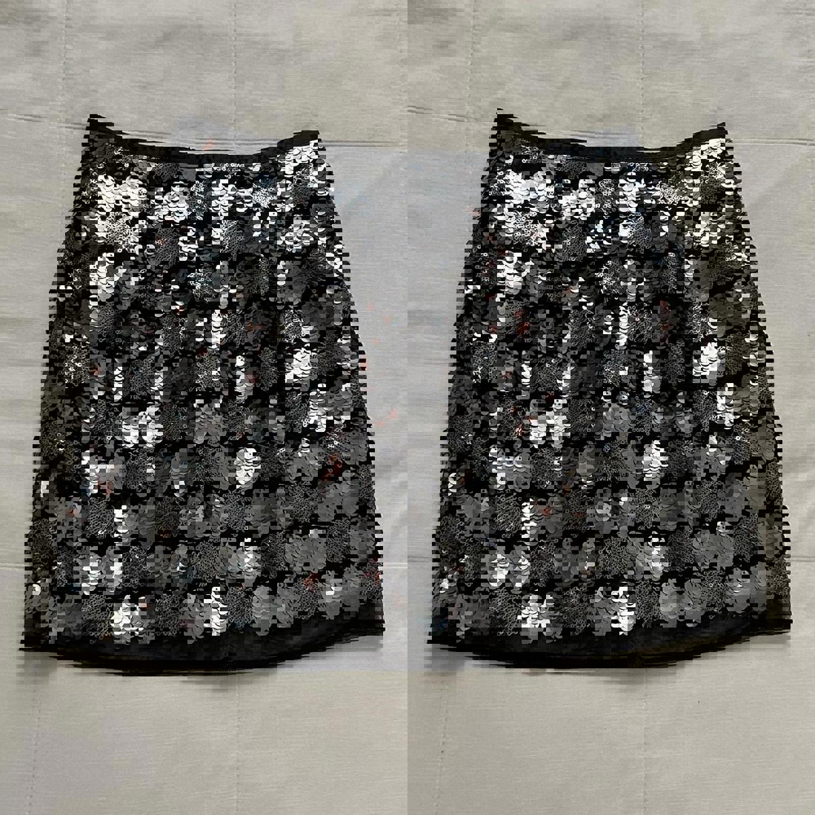 Forever 21 Black and silver sequin mini skirt Size medium