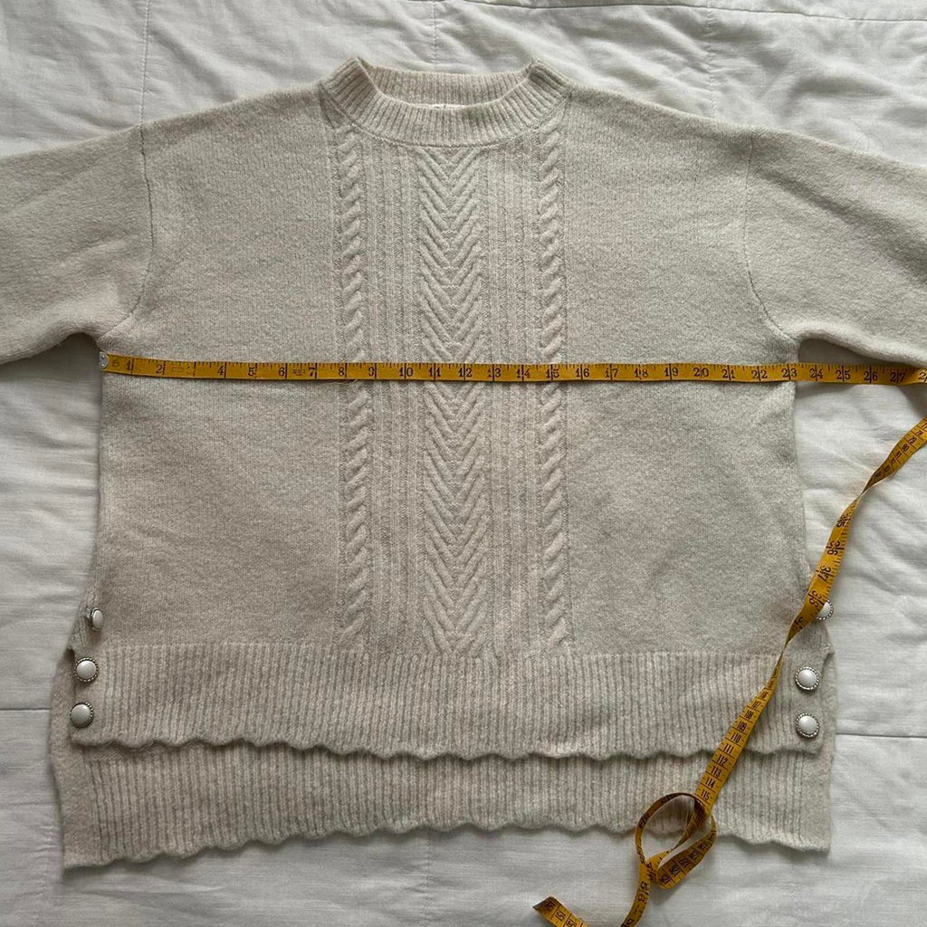 Axes Femme Cream sweater with pearl buttons Size medium, from Japan