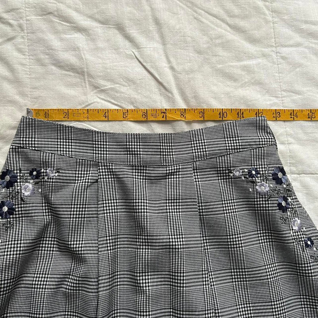 Axes Femme blue Grey white plaid midi skirt floral embroidery pockets sz medium