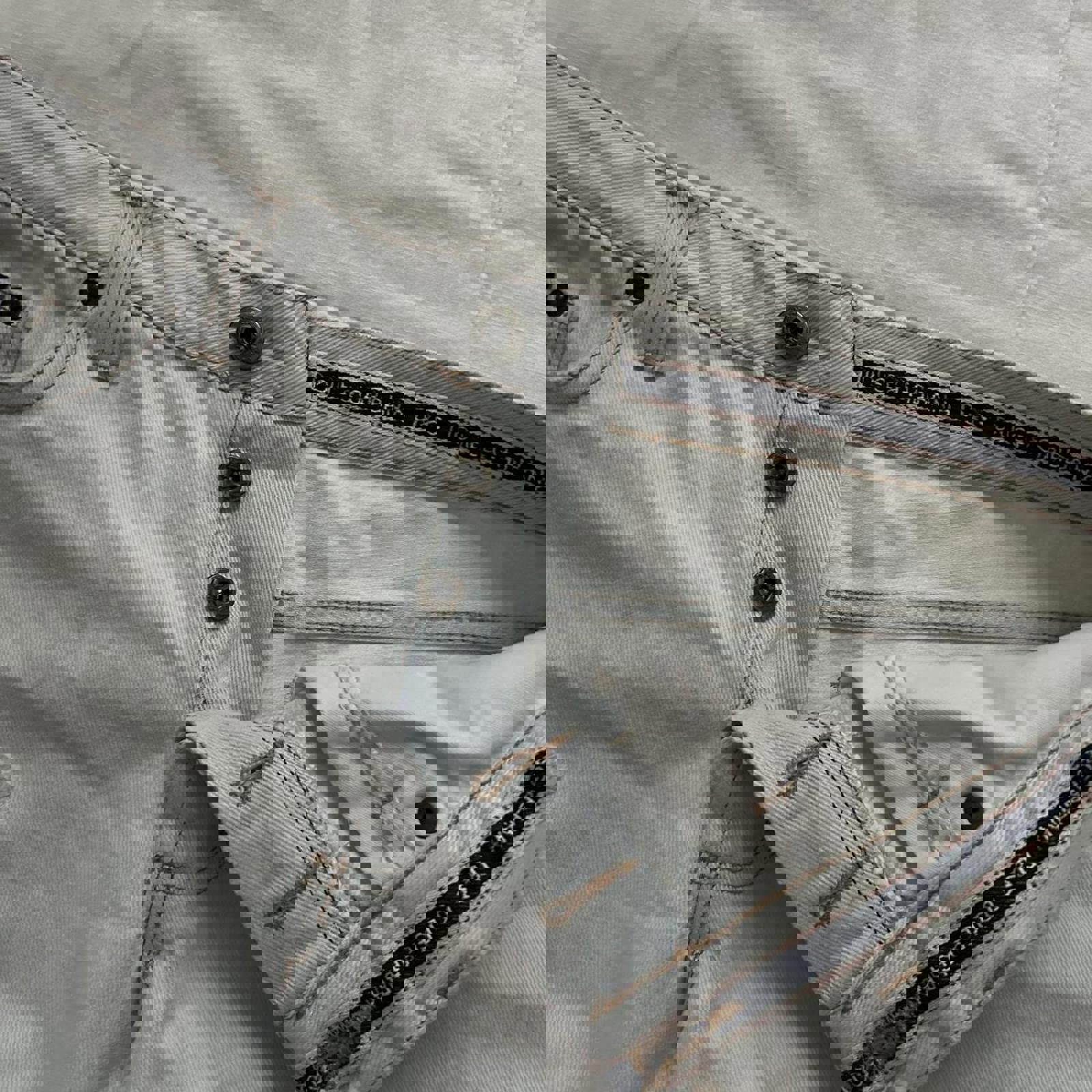 00s D&G designer light wash mom shorts with distressing