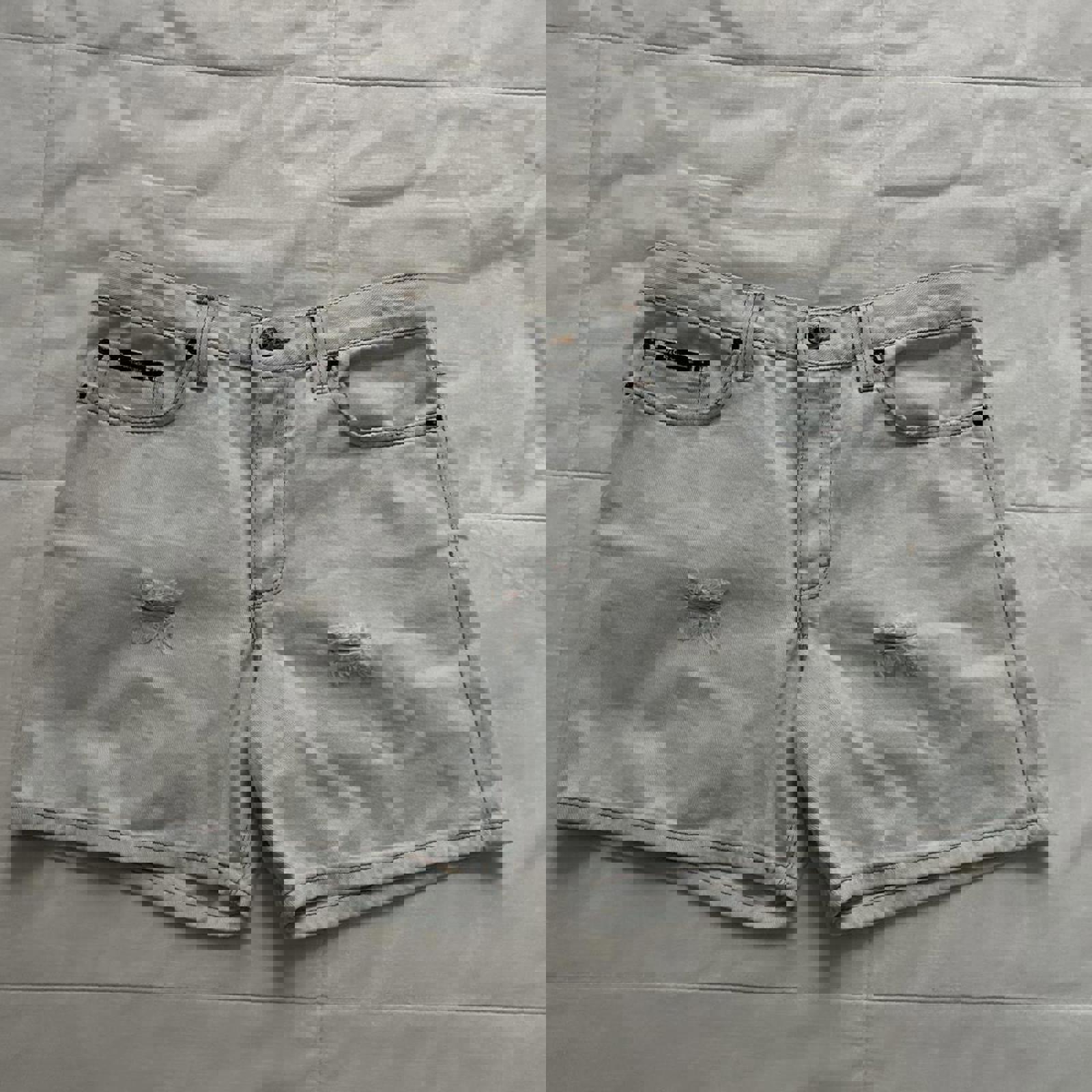 00s D&G designer light wash mom shorts with distressing